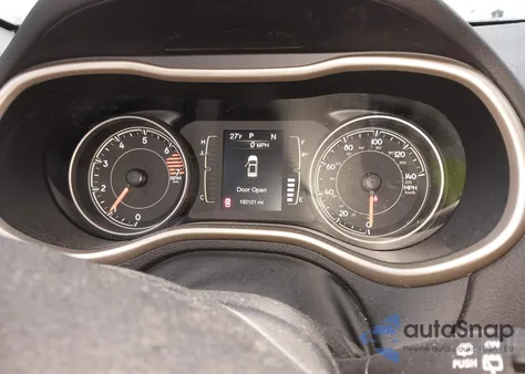 2018 Jeep Cherokee Latitude Tech Connect 4X4 from USA, damaged, VIN 1C4PJMCB7JD600203